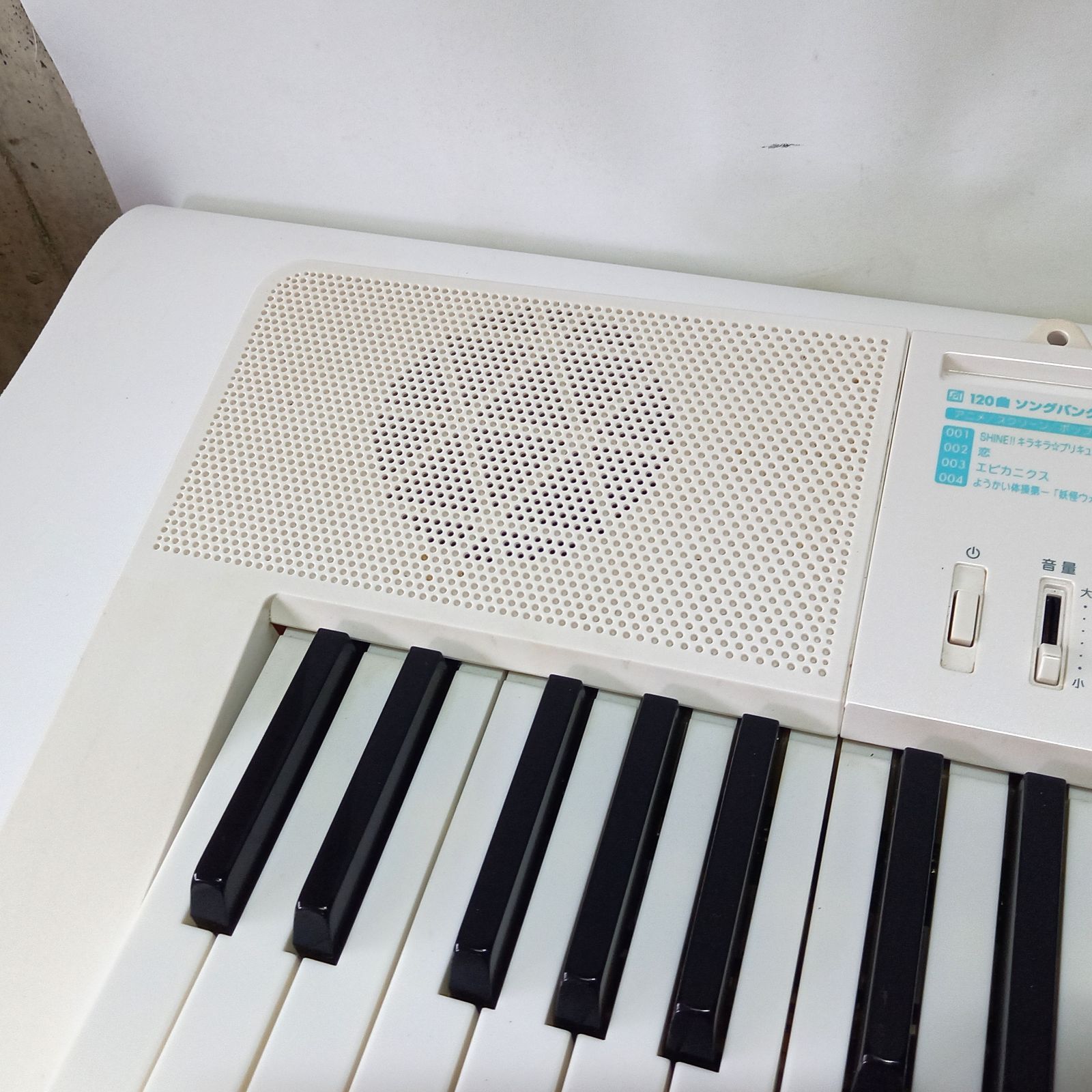 カシオ 光ナビゲーション 電子キーボード LK-128 61鍵盤 2017年製