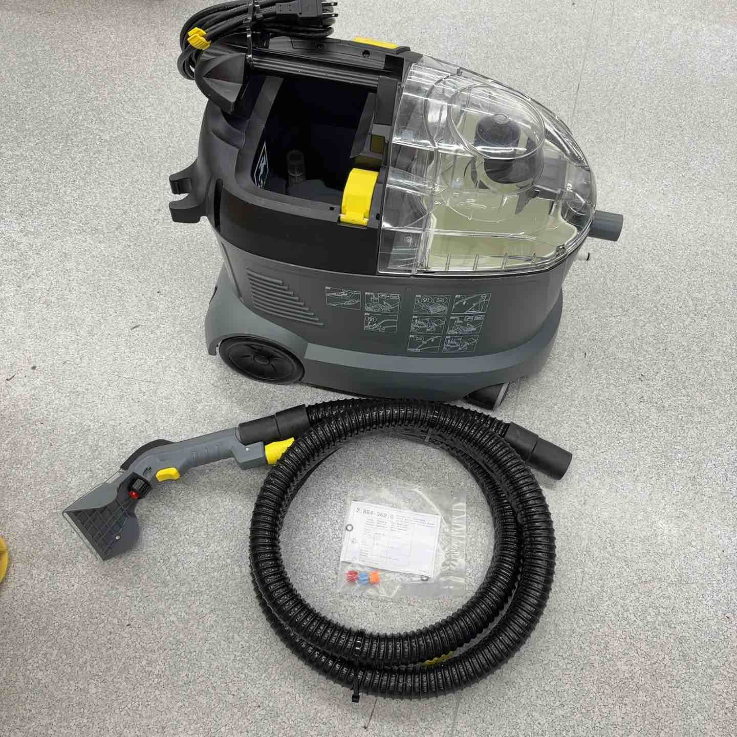 ◇ケルヒャー(KARCHER) カーペットクリーナー Puzzi8/1C【八潮店】