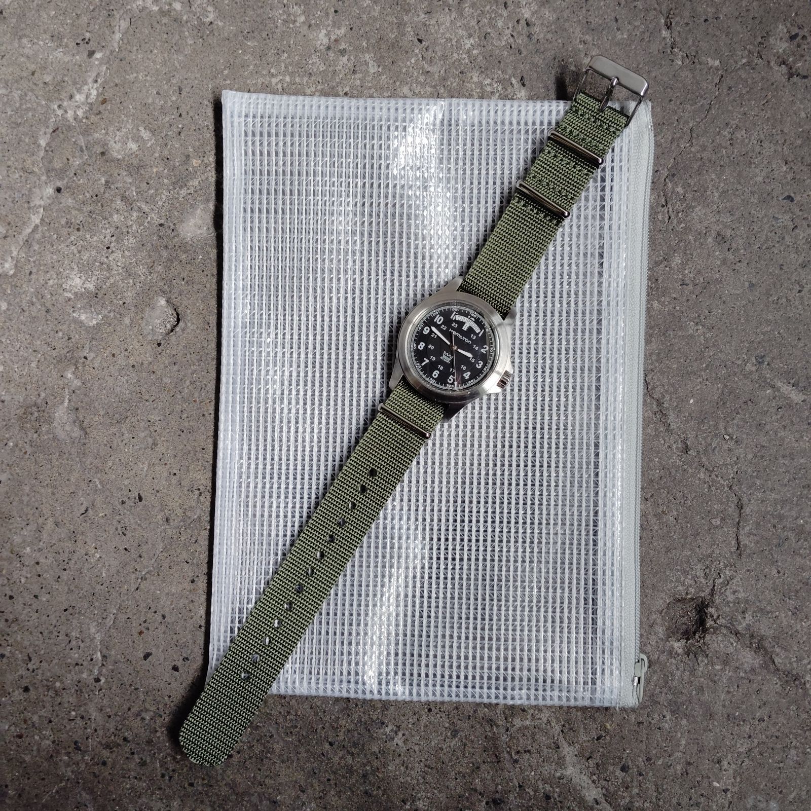 HAMILTON KHAKI King デイデイト クォーツ 黒文字盤 NATOベルト 