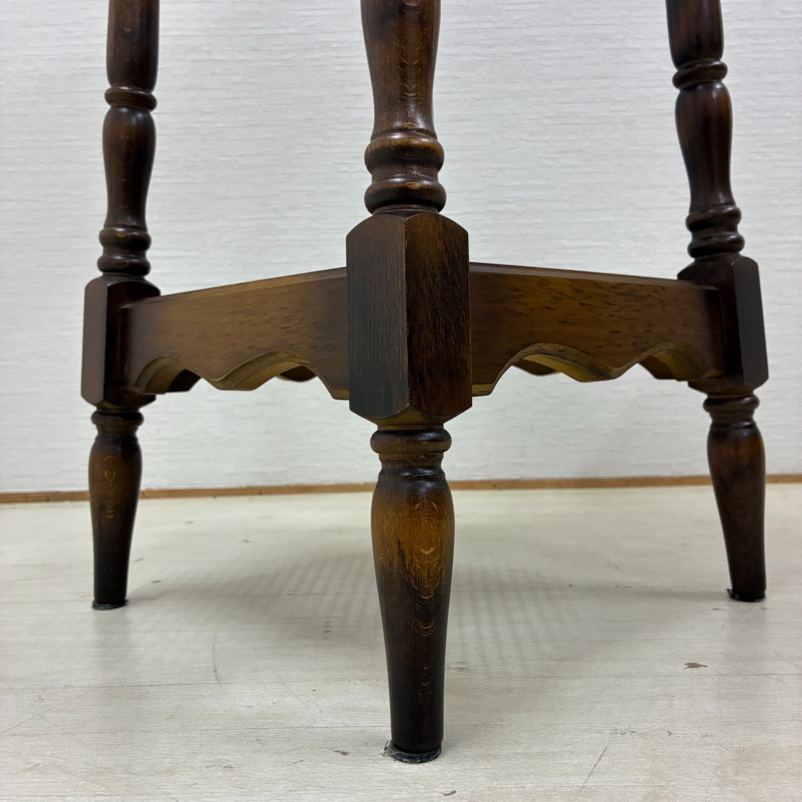 カリモク】コロニアル サイドテーブル 花台 フラワースタンド 木製家具 