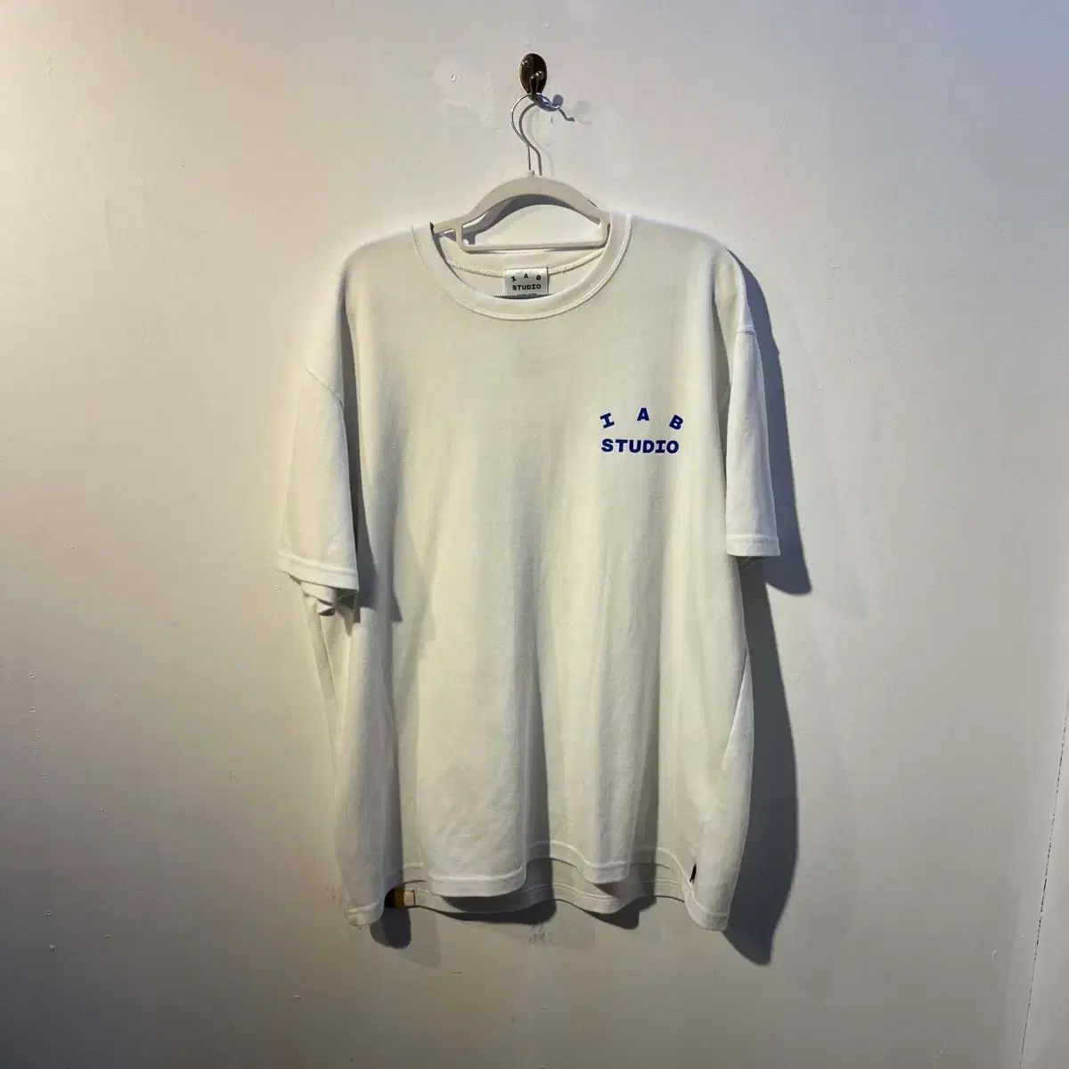 IAB Studio アイエプスタジオ ロゴ 半袖 Tシャツ