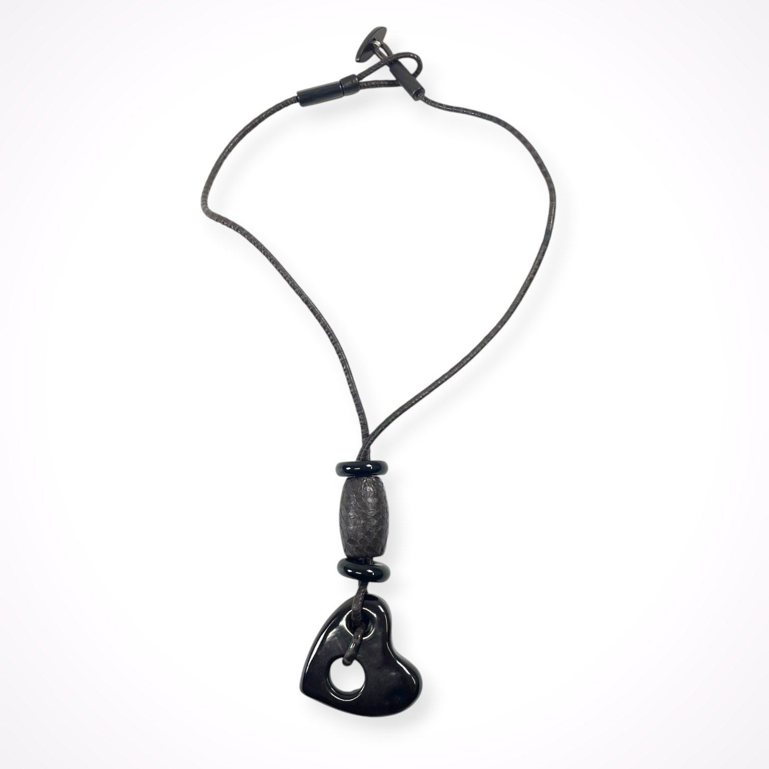 GIORGIO ARMANI / レザーMIXホーンハートネックレス 参考定価：130,000程度