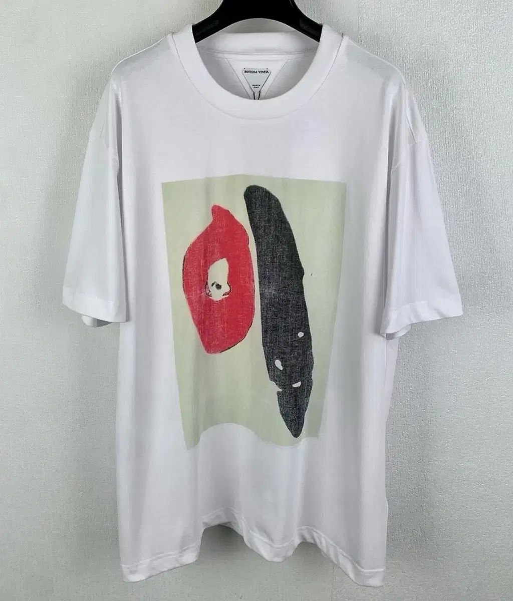 テガ コットン プリント Tシャツ (ユニセックス)