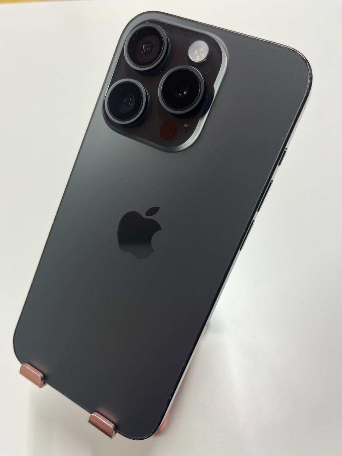 【期間限定価格✨】iPhone15 Pro 256GB ブラックチタリウム SIMフリー ✅動作確認済み IMEI:352470911993672