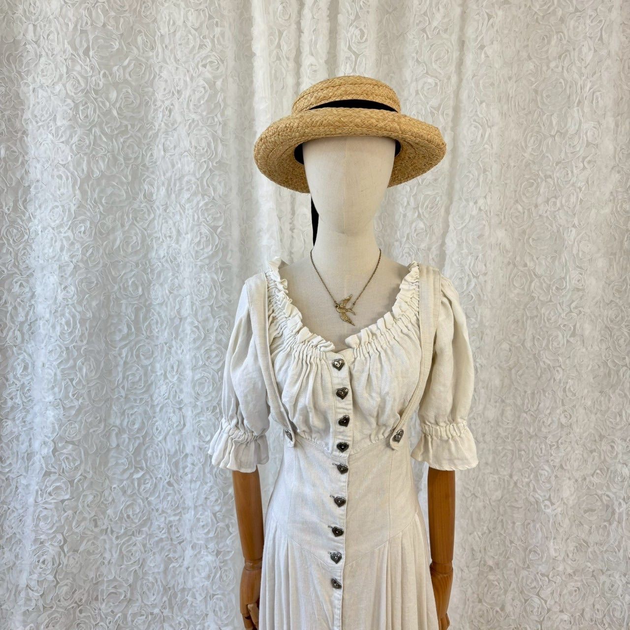 Dister Original リネンワンピース 麻100% オフホワイト ロングワンピース チロルワンピース ハートボタン ドイツ製 ヨーロッパヴィンテージ 6,300円