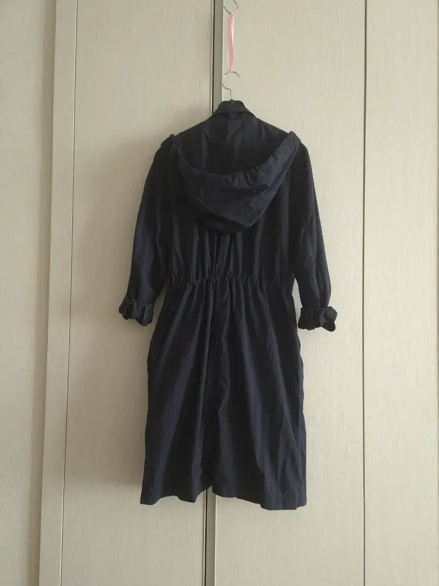 BCBG シャカシャカ素材 裏地なし コート