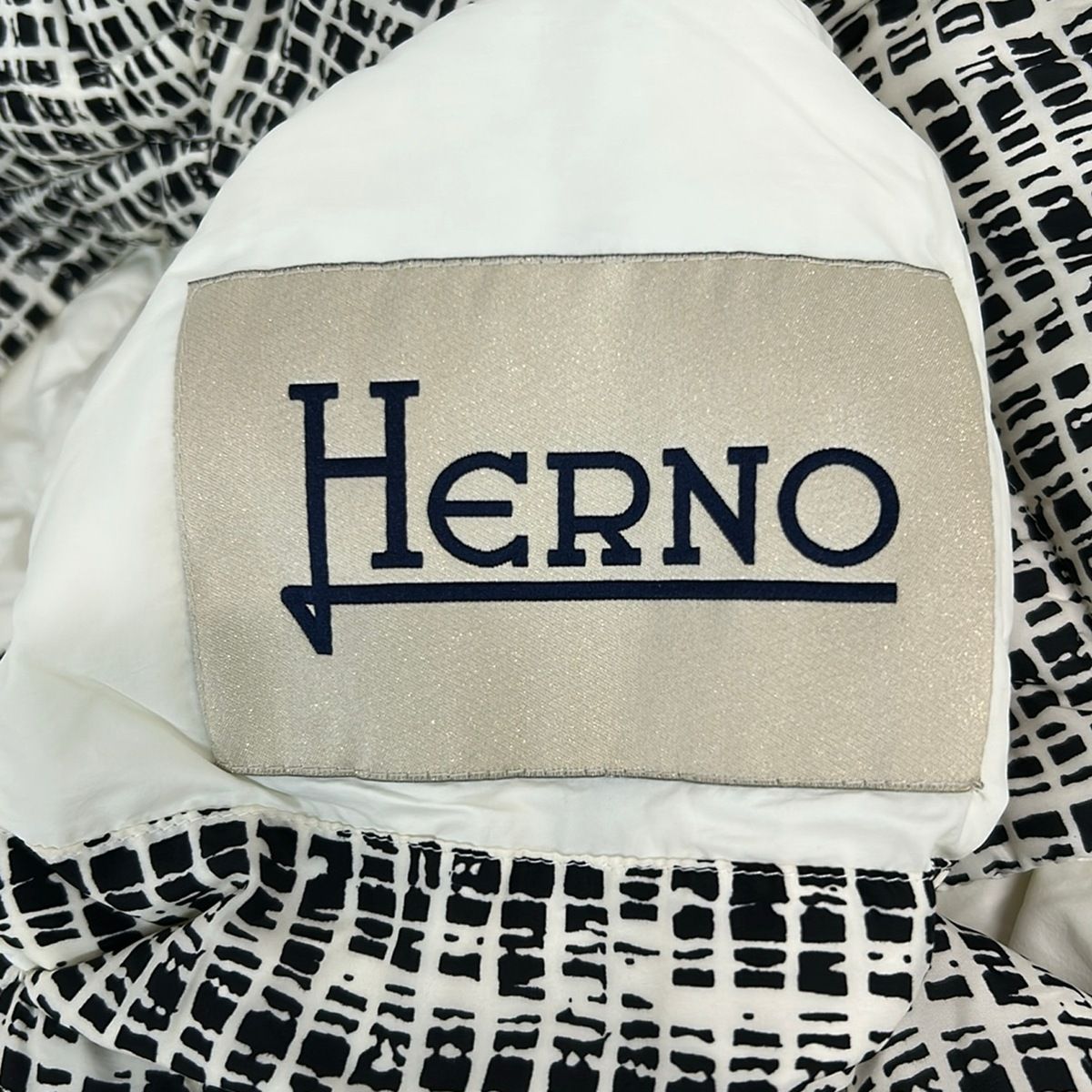 HERNO(ヘルノ) ダウンジャケット サイズ44 L レディース - 白×黒 七分 