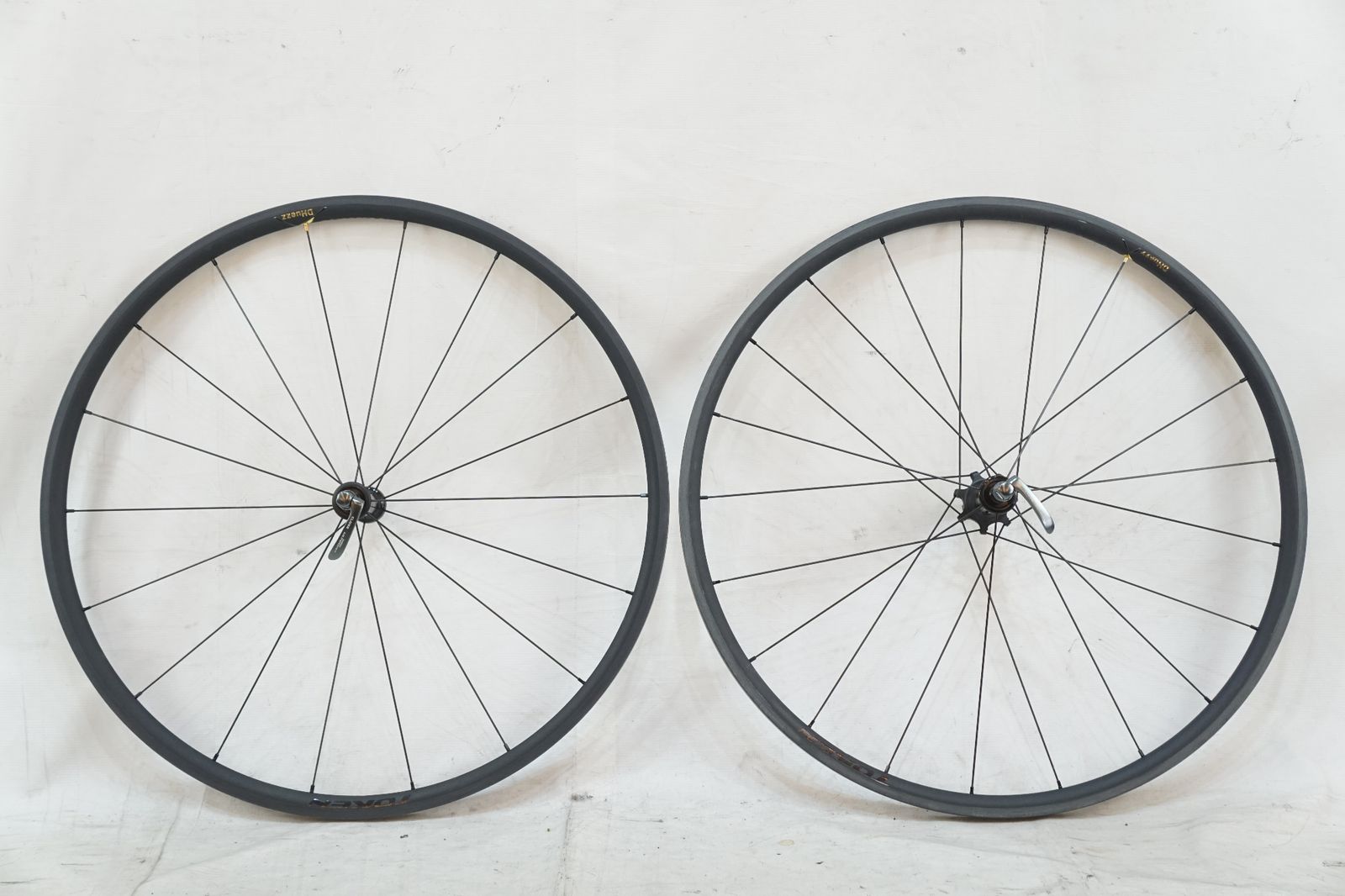 TOKEN 「トーケン」 C22AX DHuezz Zenith TLR シマノ11速 ホイールセット / バイチャリ浦和ベース
