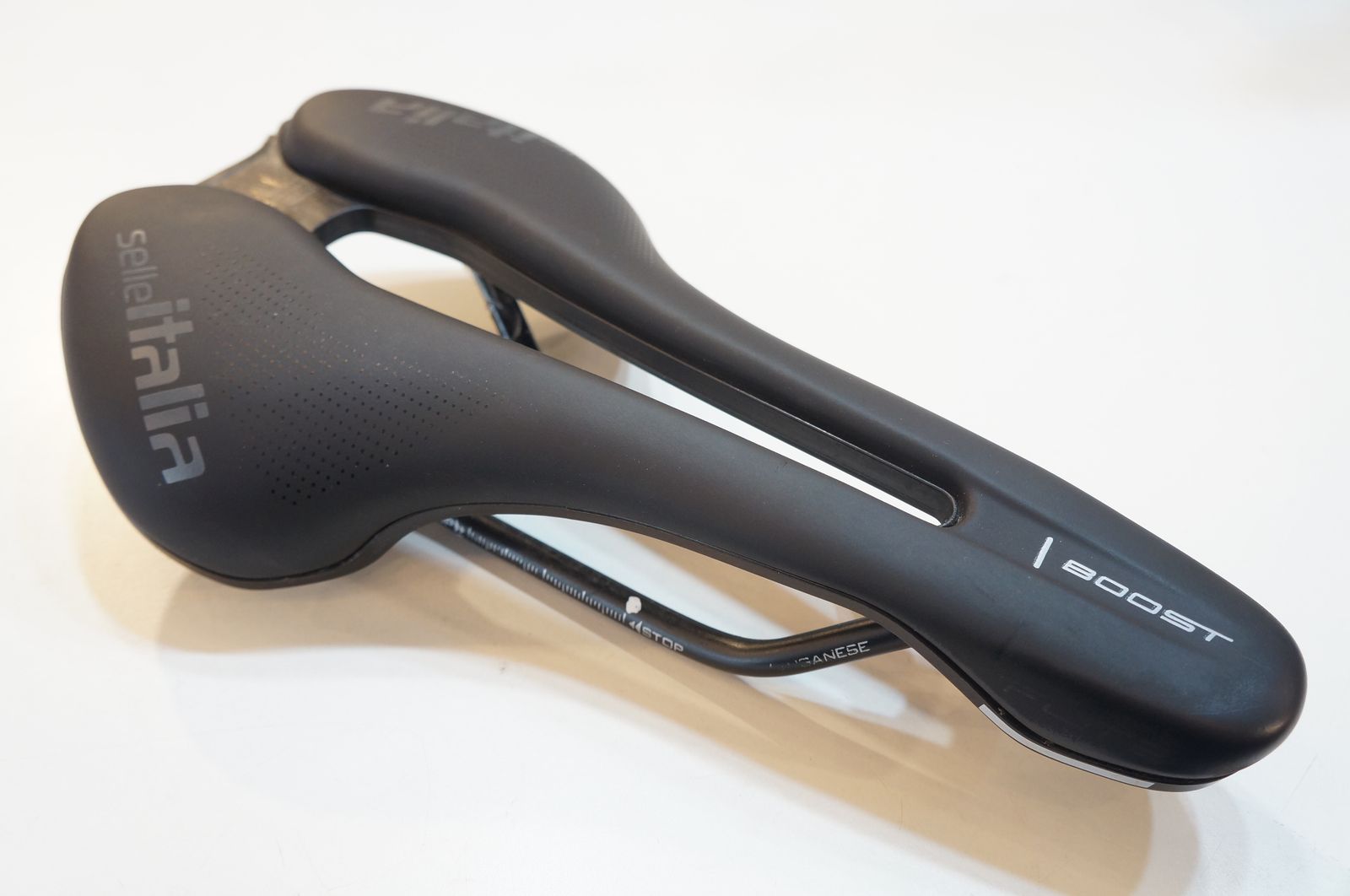 SELLE ITALIA 「セラ イタリア」 FLITE BOOST サドル / バイチャリ浦和ベース