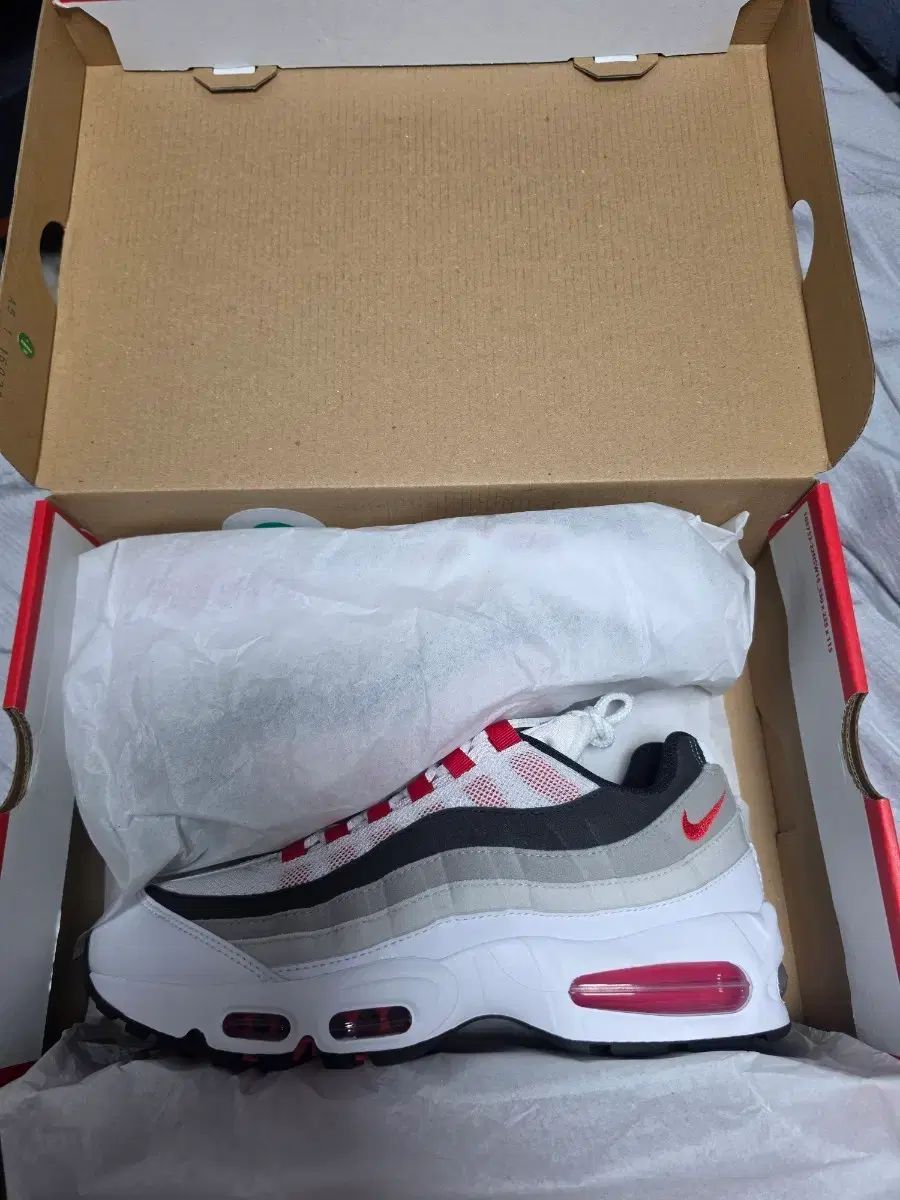 270 NIKE エアマックス95 紅白黒