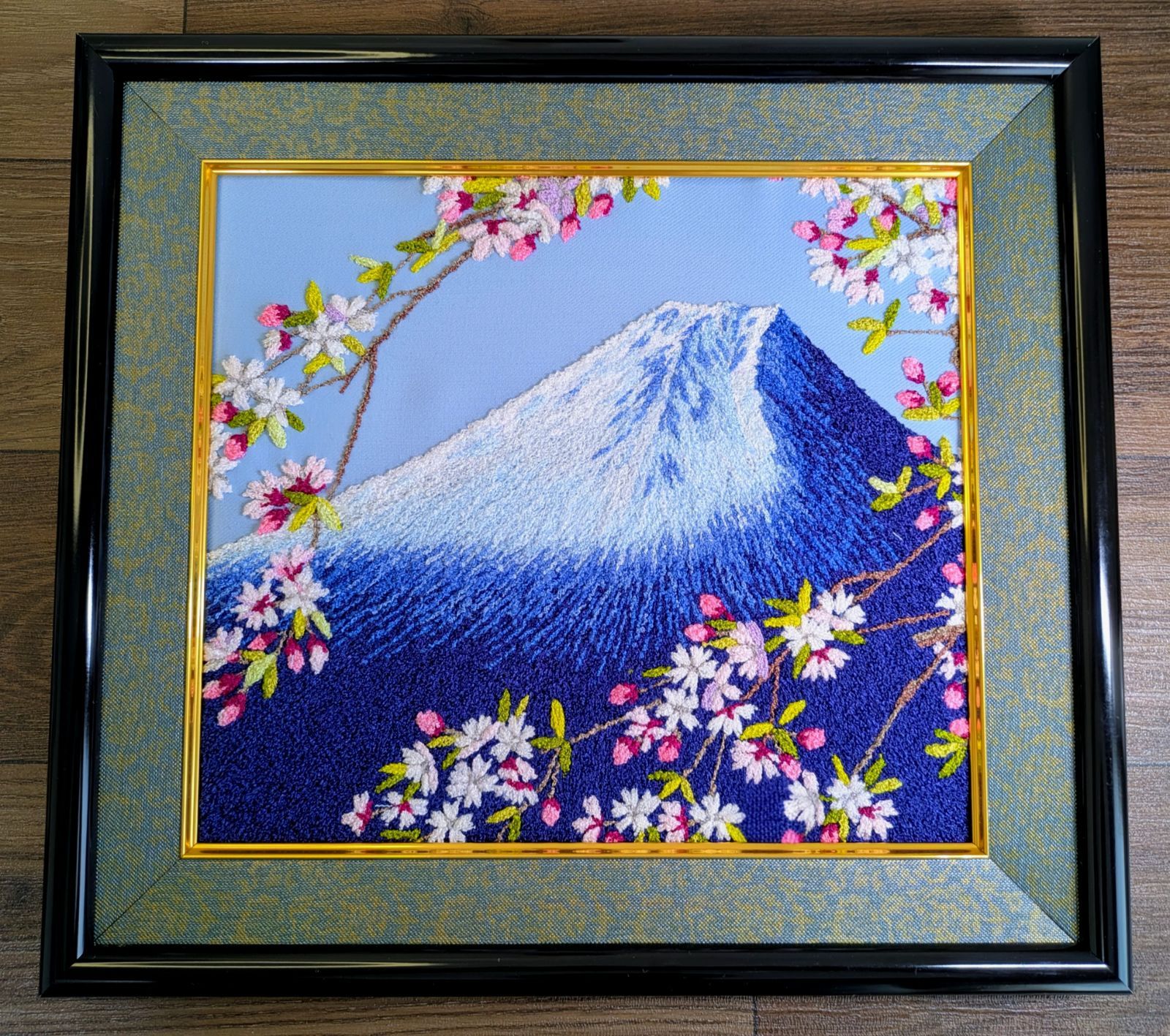 文化刺繍アート「富士と桜」額入り【刺繍絵画】【完成品】【新品】