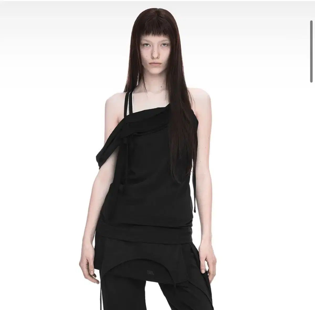 NACHE RAWCUT HALTER SLEEVELESS BLACK