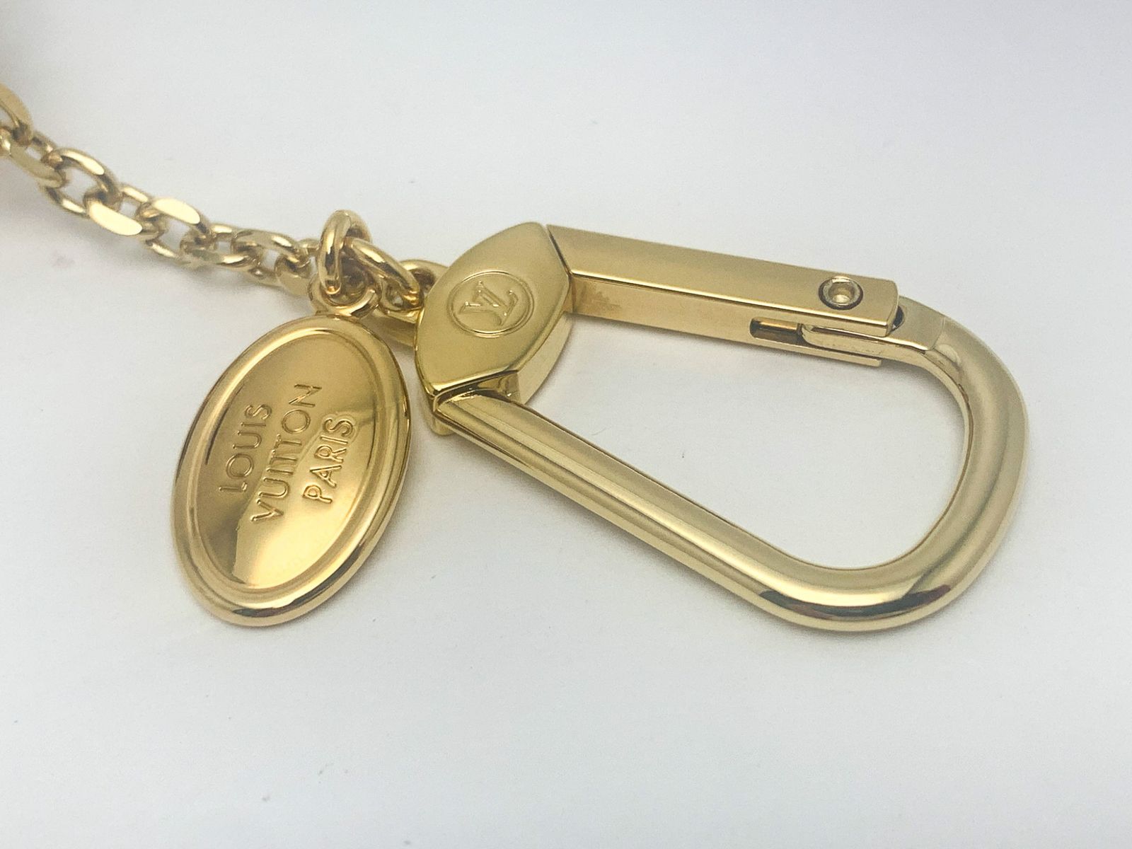 美品✨母の日ギフトルイヴィトン バッグチャームビジューべっ甲柄M67946 LOUIS VUITTON ルイヴィトン ゴールド金具 べっ甲調 ビジューサック