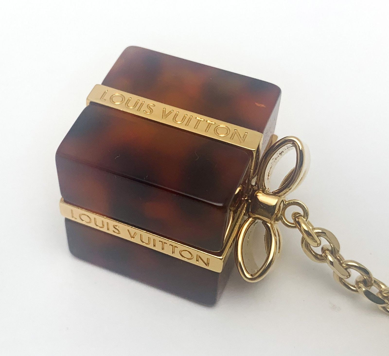 LOUIS VUITTON ルイヴィトン ゴールド金具 べっ甲調 ビジューサック