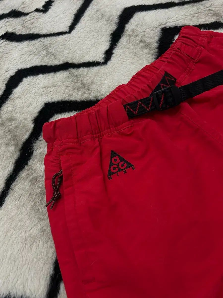 XS NIKE ACG ベルト付き ウーブン ショート ハーフパンツ/レッド