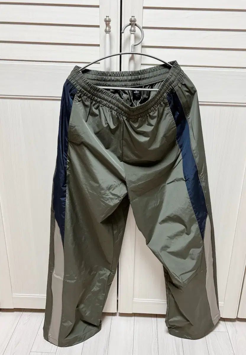 アンブロ ウーブン ワイド ジョガー 75サイズ 新品