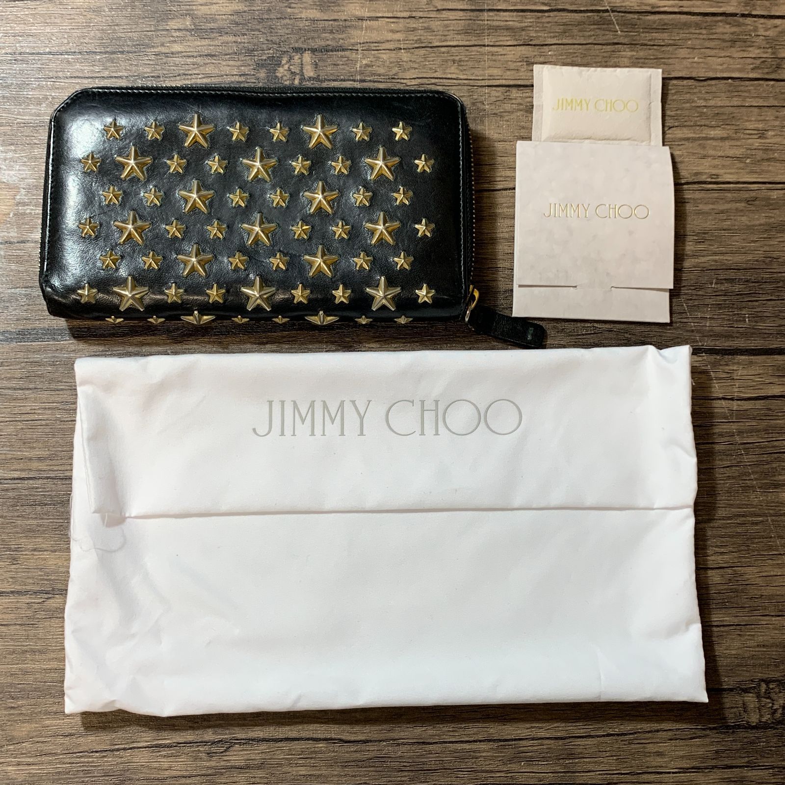 [むつ85-061003] [併売] JIMMY CHOO/ジミーチュウ CARNABY BIKER LEATHER with STAR ラウンドジップ 長財布