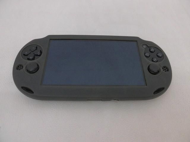 中古品 ゲーム PS Vita 本体 PCH 2000 ブラック 本体のみ メモリーカード8GB付き