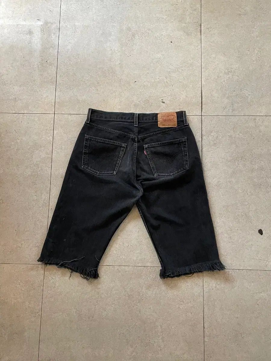 リーバイス 501 ブラックデニム カットオフ パンツ USA (33)