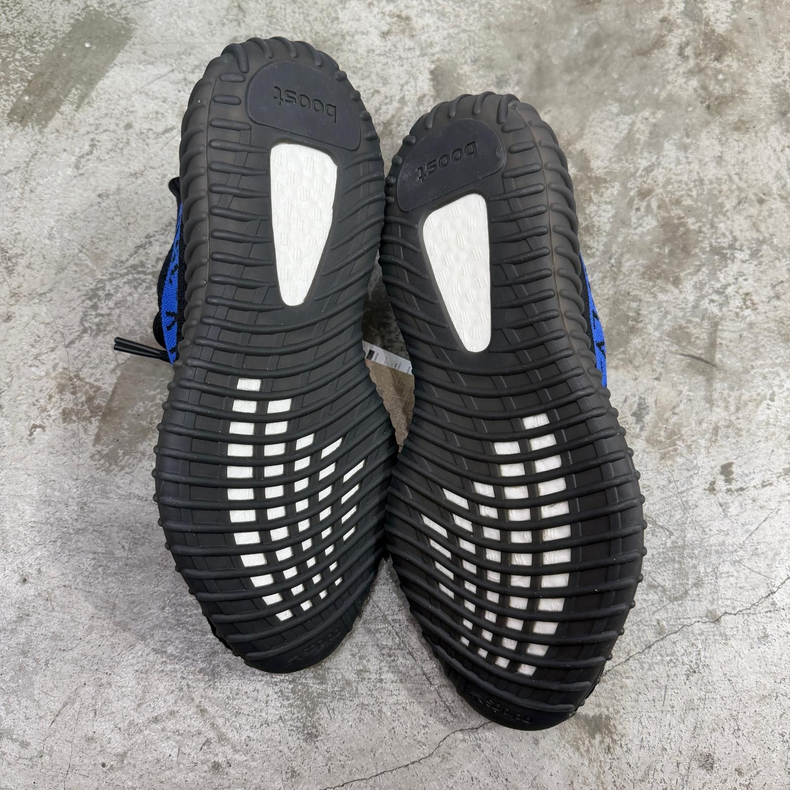 未使用 adidas YEEZY Boost 350V2 