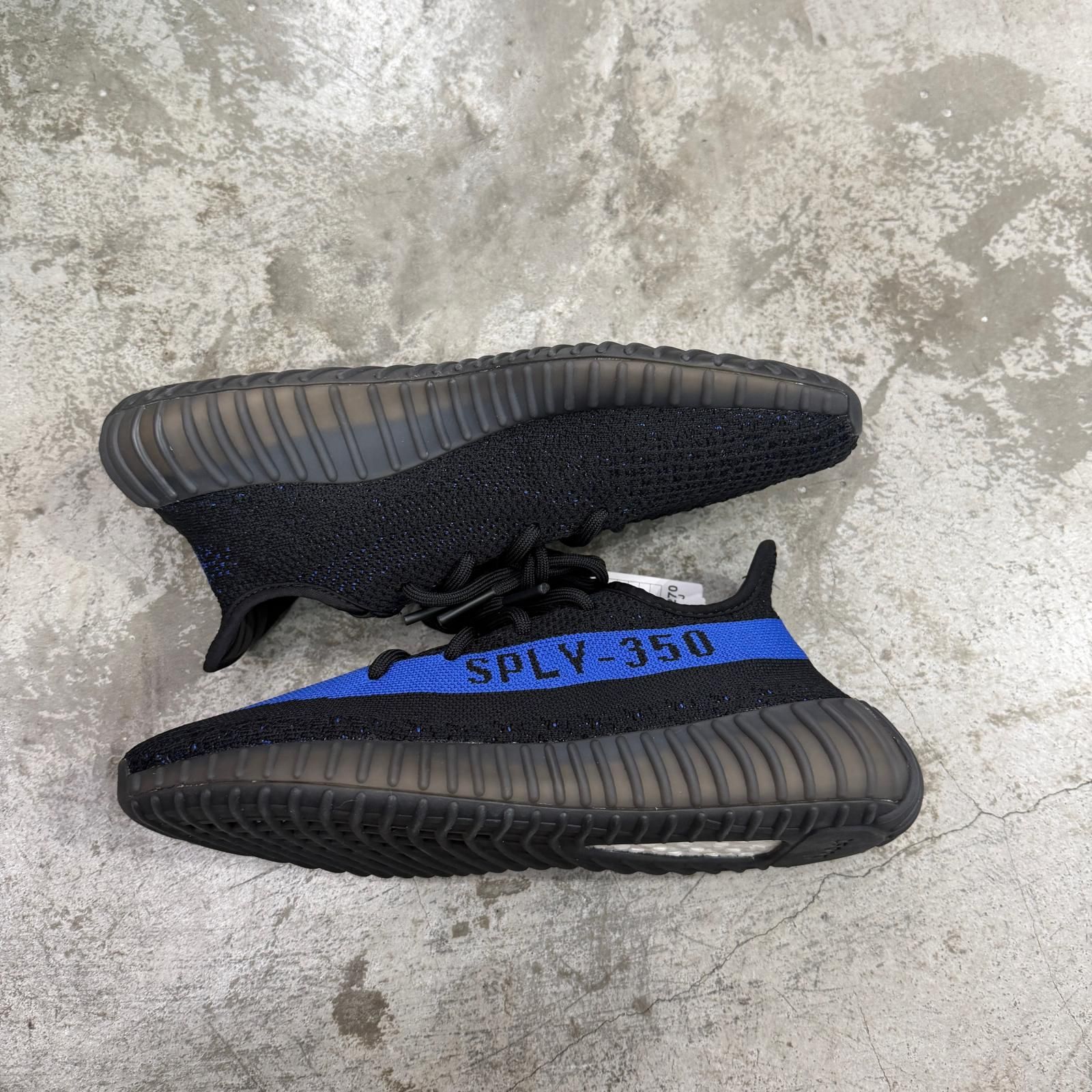 未使用 adidas YEEZY Boost 350V2 