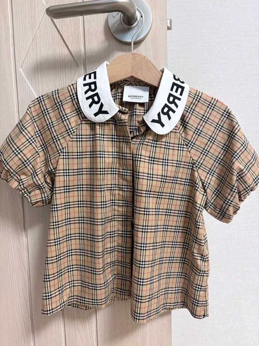 バーバリーキッズ ロゴ ブラウス