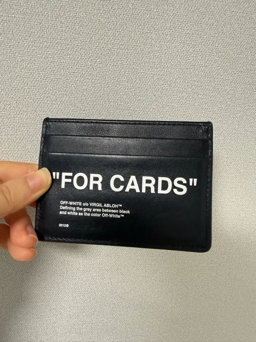 オフホワイト カード 財布 ブラック