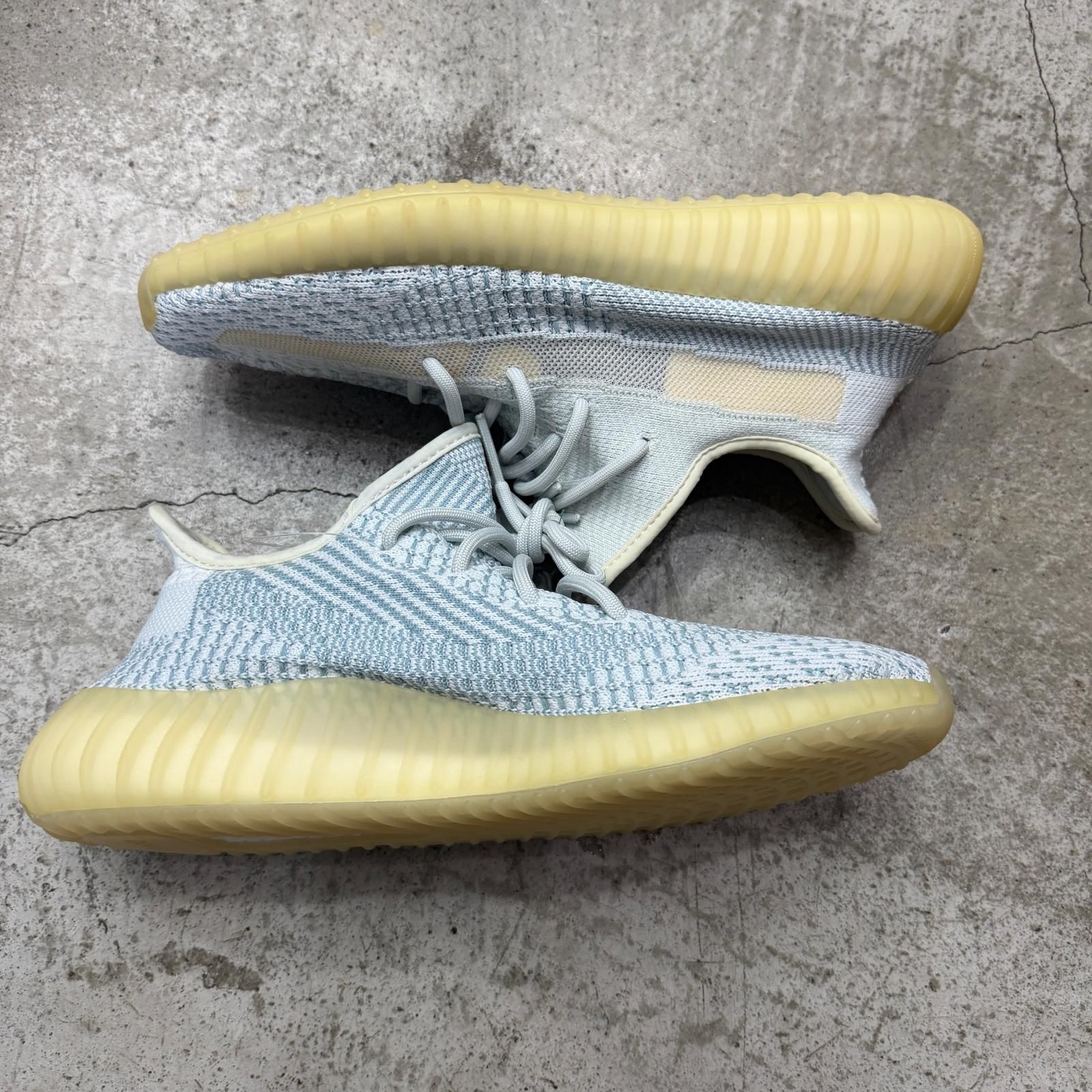 adidas YEEZY Boost 350 V2 
