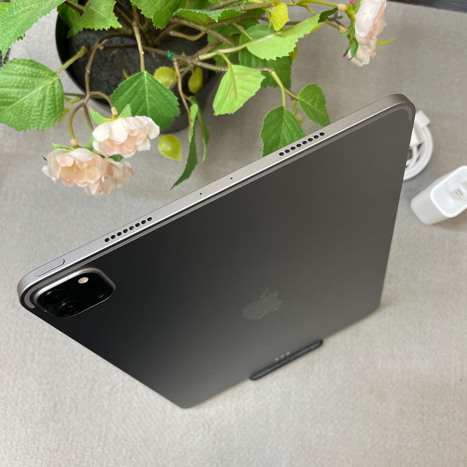iPad Pro 11 M2 256GB WiFi バッテリー97% - ISHOP JAPAN - メルカリ