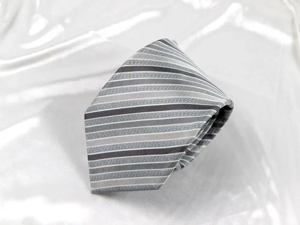 FENDI フェンディ 9.2cm A+級 FFロゴ メンズ ブランド ネック タイ