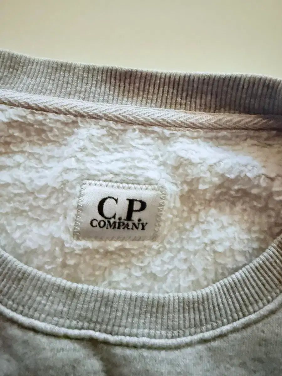 C.P. COMPANY シーピーカンパニー スウェット グレー C.P. COMPANY シーピーカンパニー スウェット グレー