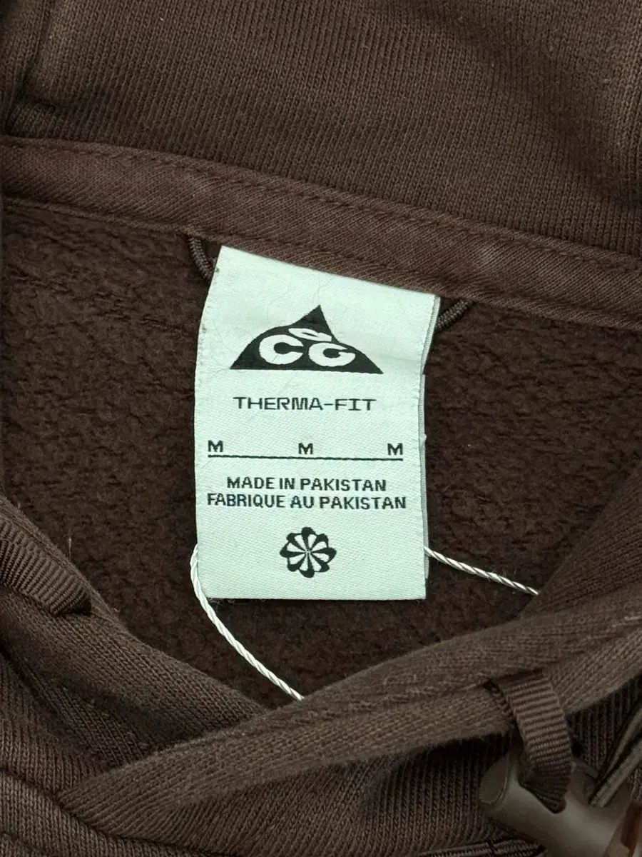 ナイキ ACG サーマフィット プルオーバー フーディー ディープブラウン ナイキ ACG サーマフィット プルオーバー フーディー ディープブラウン