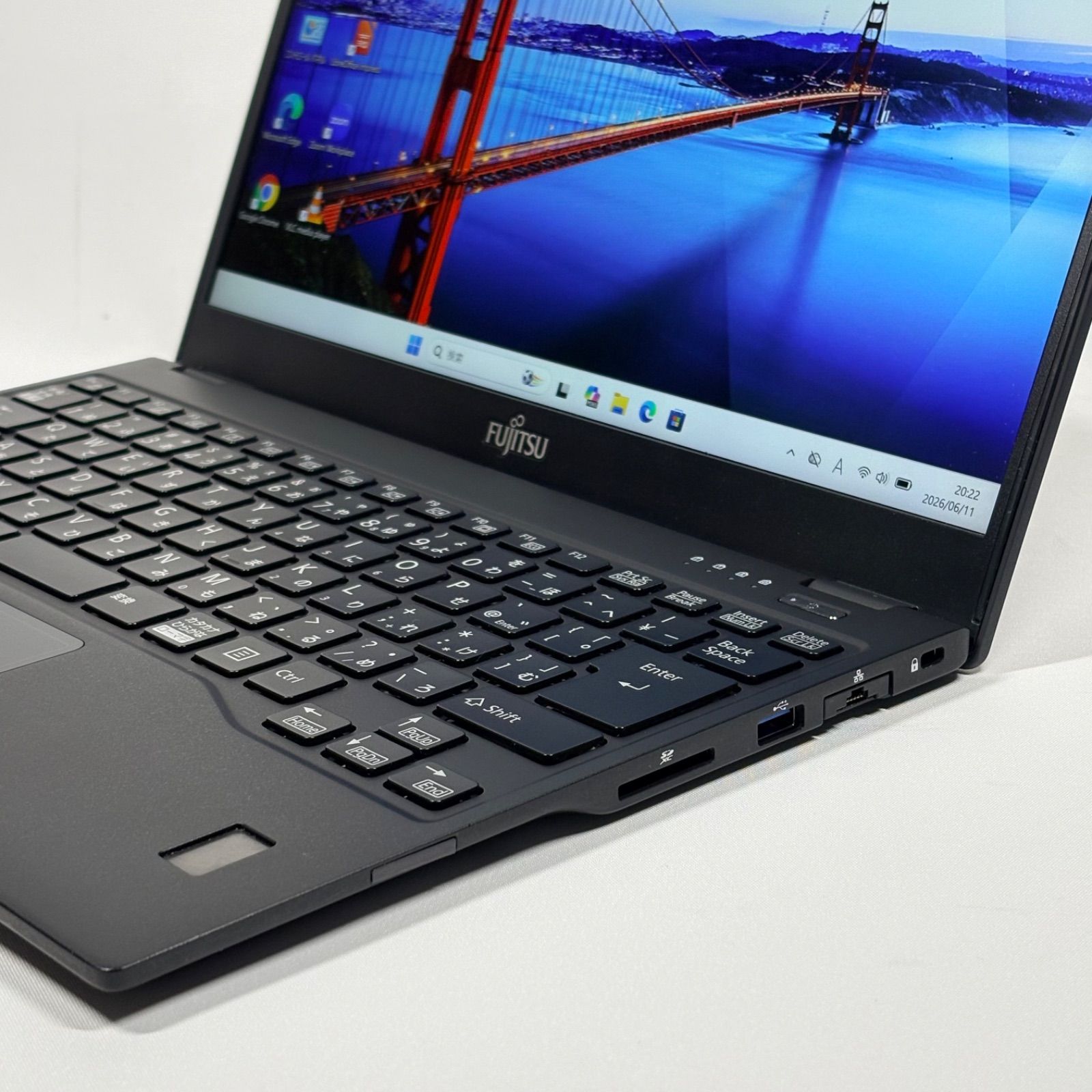 Windows11 第8世代Corei5 SSD256GB 薄型軽量ノートPC - メルカリ