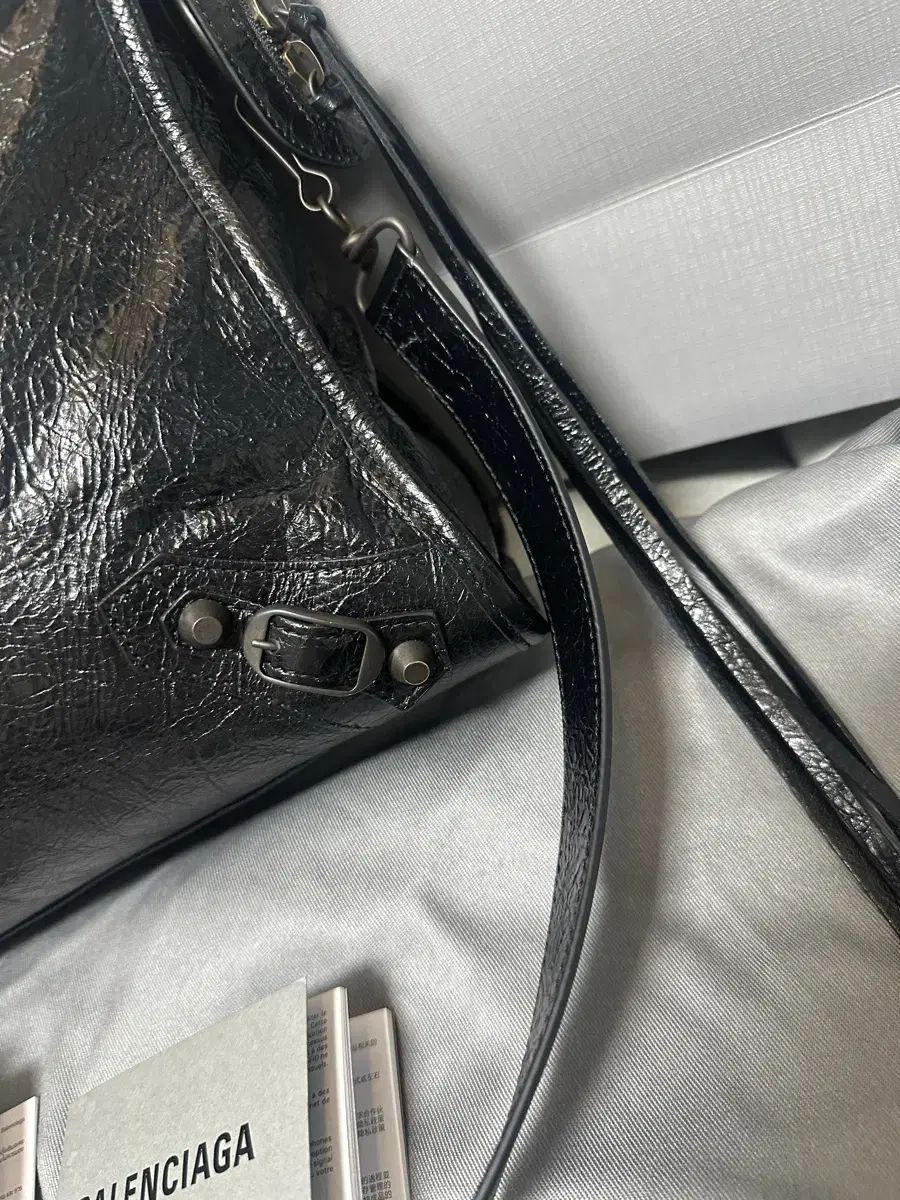 26SS 新品正規品 バレンシアガ 르 シティ モーターバッグ Mサイズ ブラック 26SS 新品正規品 バレンシアガ 르 シティ モーターバッグ Mサイズ ブラック