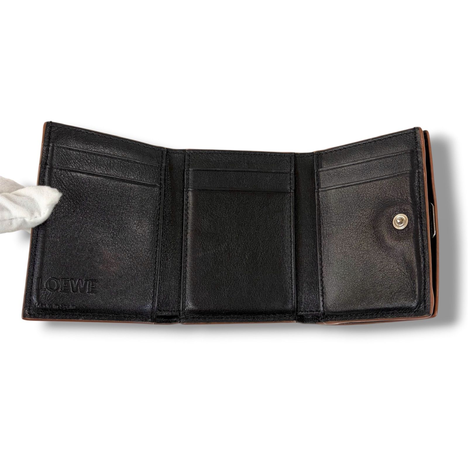 ロエベ LOEWE トライフォールドウォレット バーティカルウォレット 三つ折り財布 コンパクトウォレット シルバー金具 ロエベ LOEWE トライフォールドウォレット バーティカルウォレット 三つ折り財布 コンパクトウォレット シルバー金具