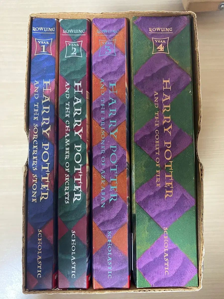 ハリーポッターシリーズ SCHOLASTIC 英語原書 世界文学 1-4巻 セット