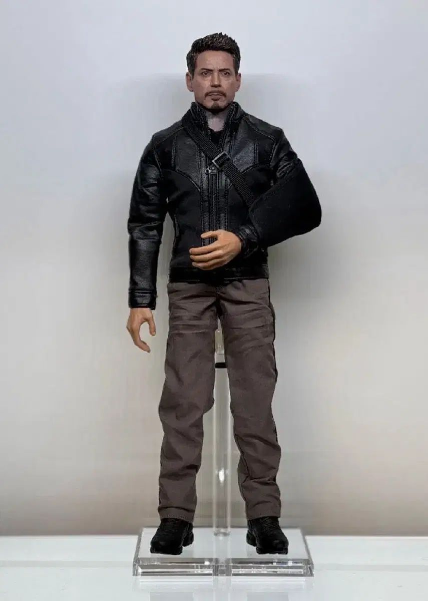 アイアンマン トニースターク シビルウォー 衣装 1/6 フィギュア (ホットトイズ 互換)