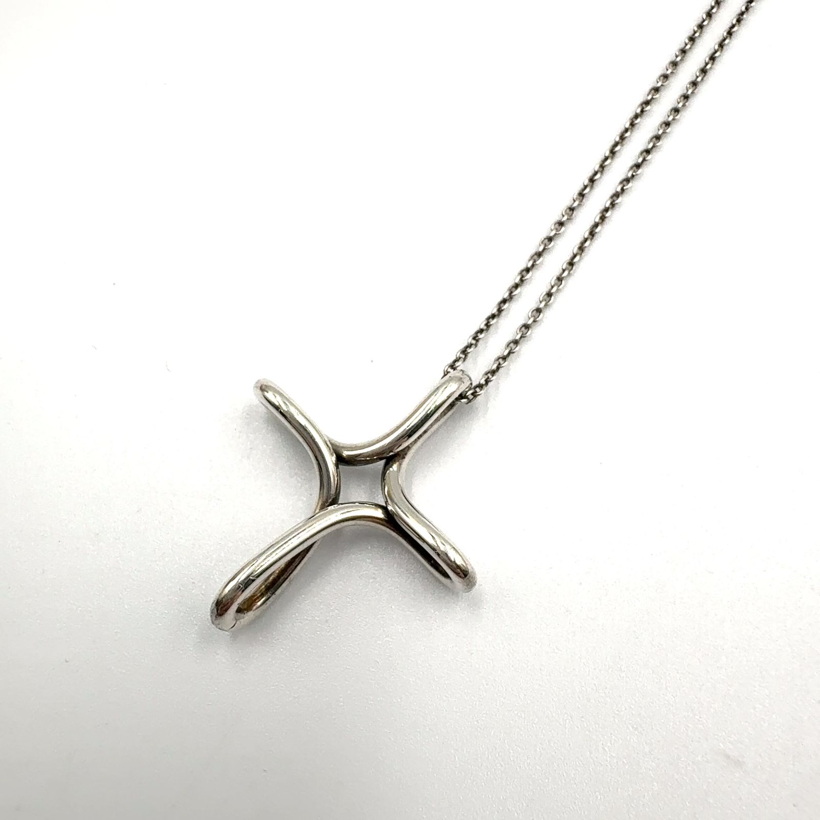 新着】TIFFANY & Co. インフィニティクロス SV925 シルバー ネックレス 