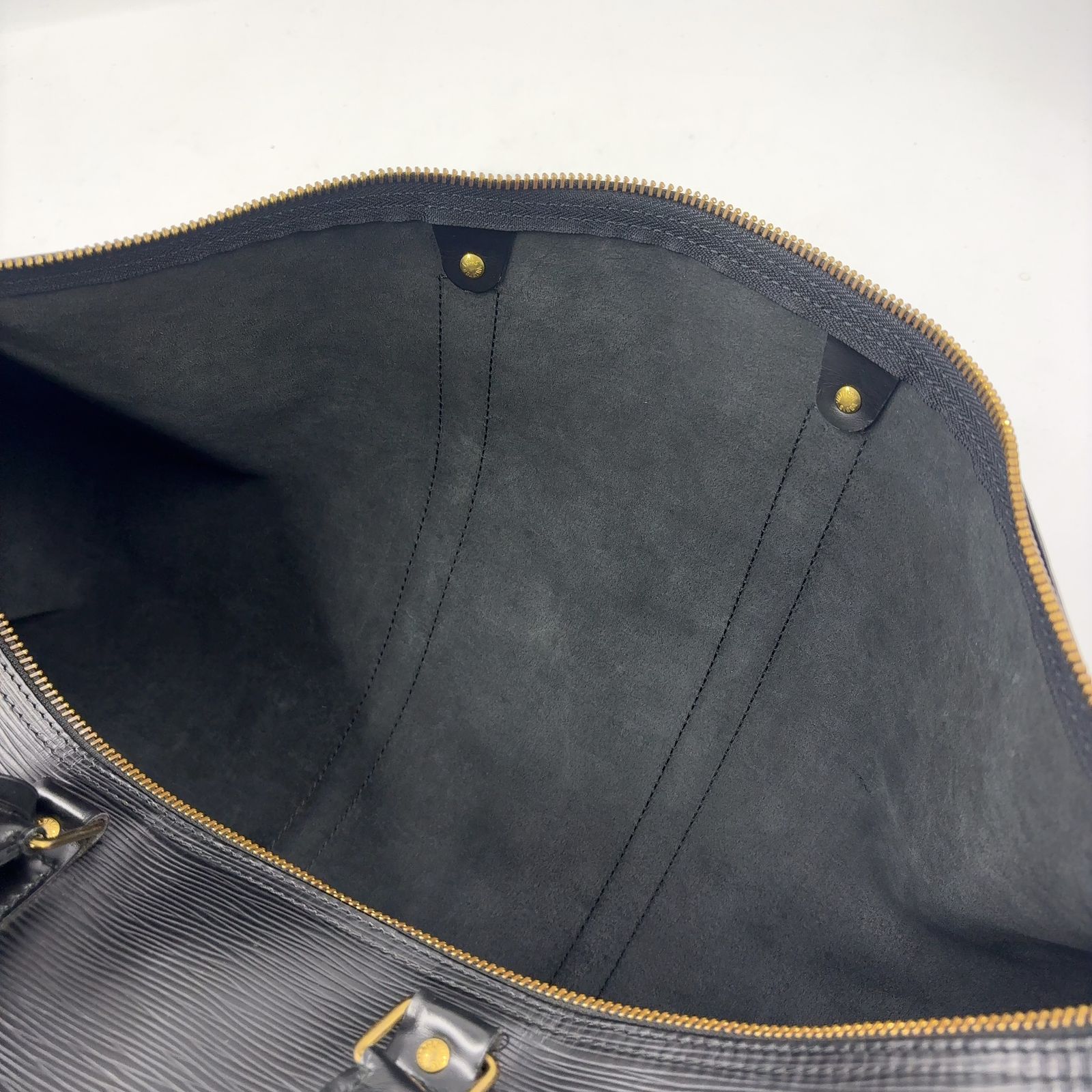 新着】LOUIS VUITTON キーポル55 エピ エピ ノワール レザー ブラック
