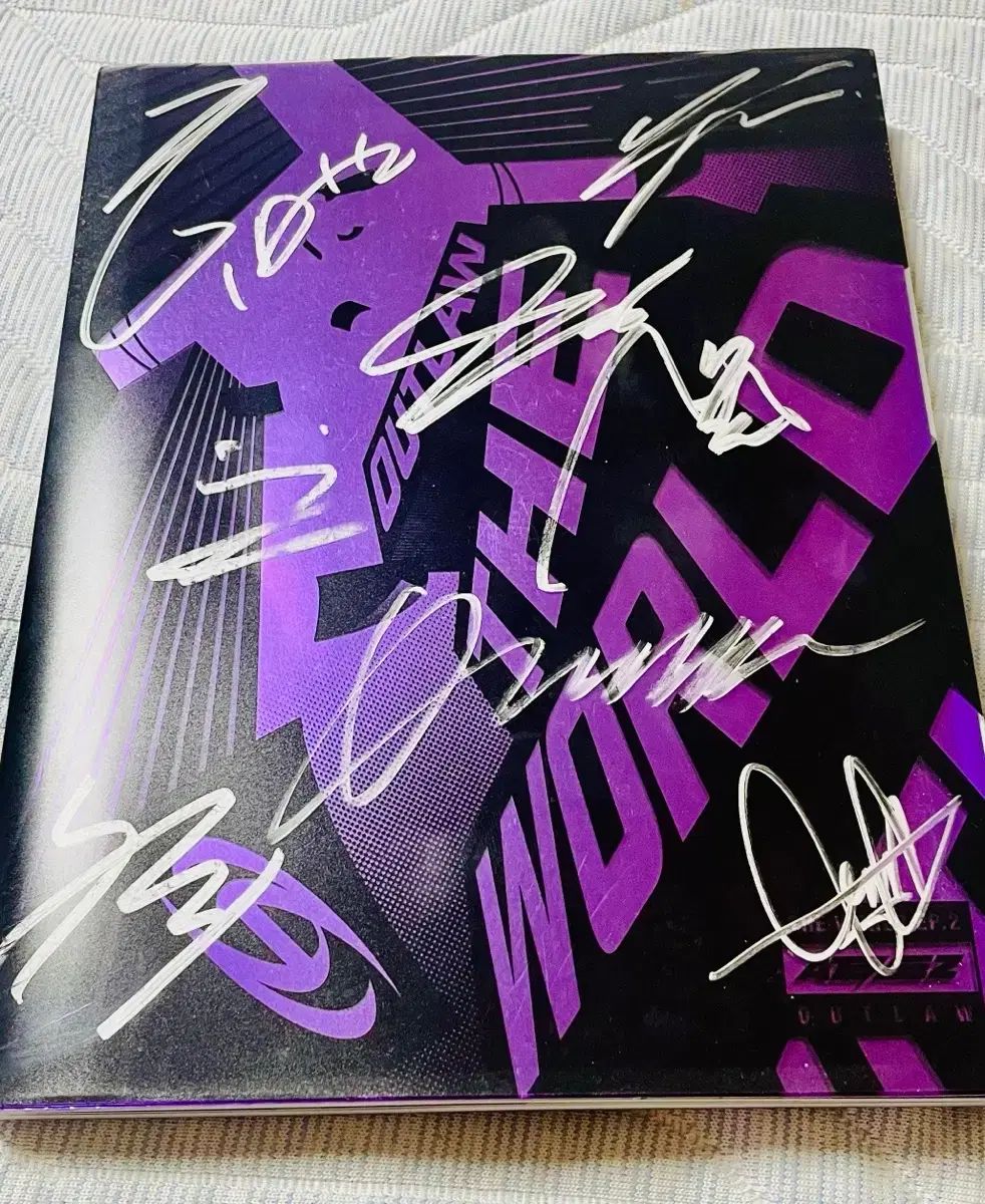 ATEEZ（エイティーズ・アチズ） サイン入り アルバム 非売品