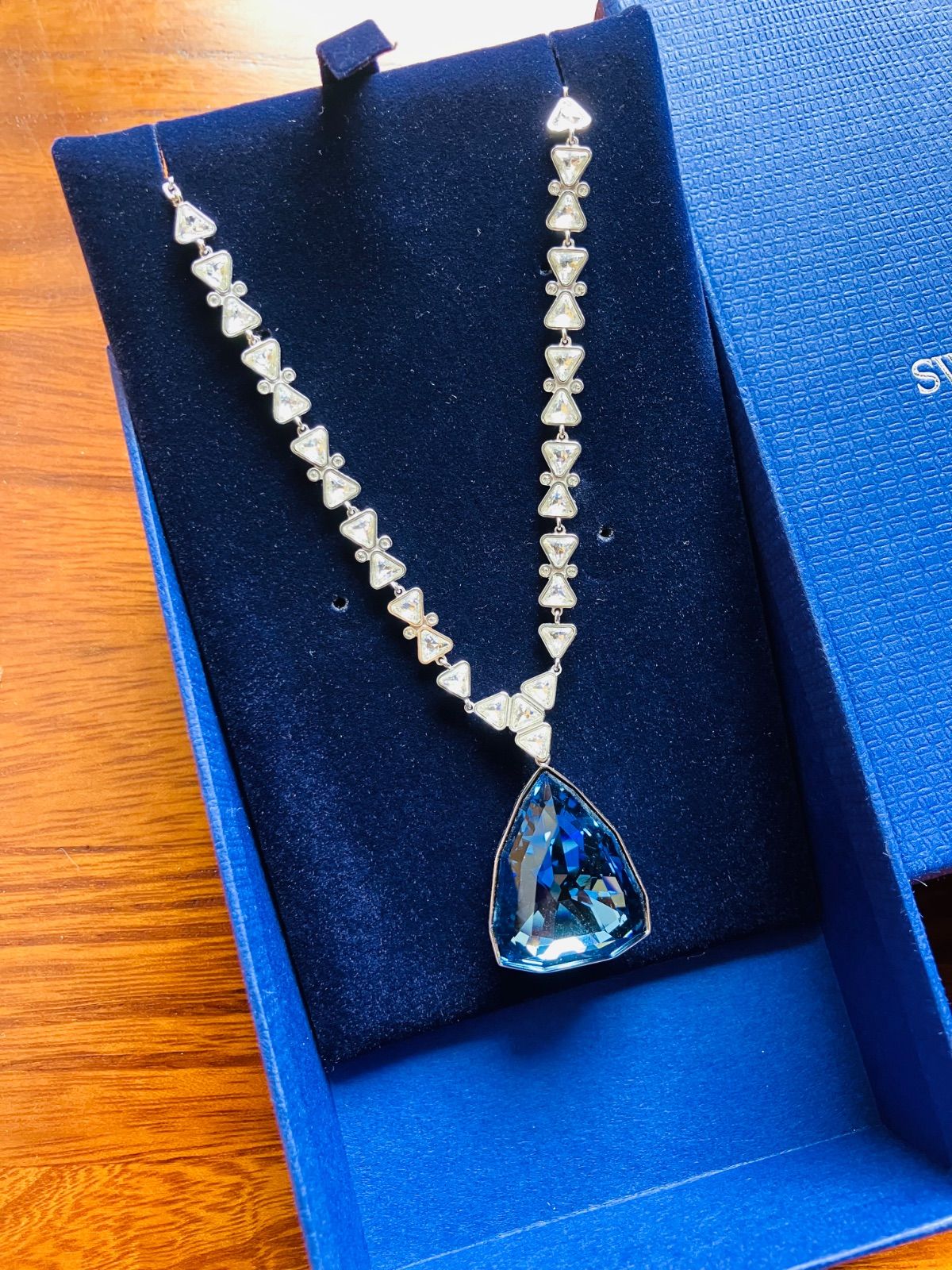 スワロフスキー SWAROVSKI ヴァーチュアス Virtuous ネックレス