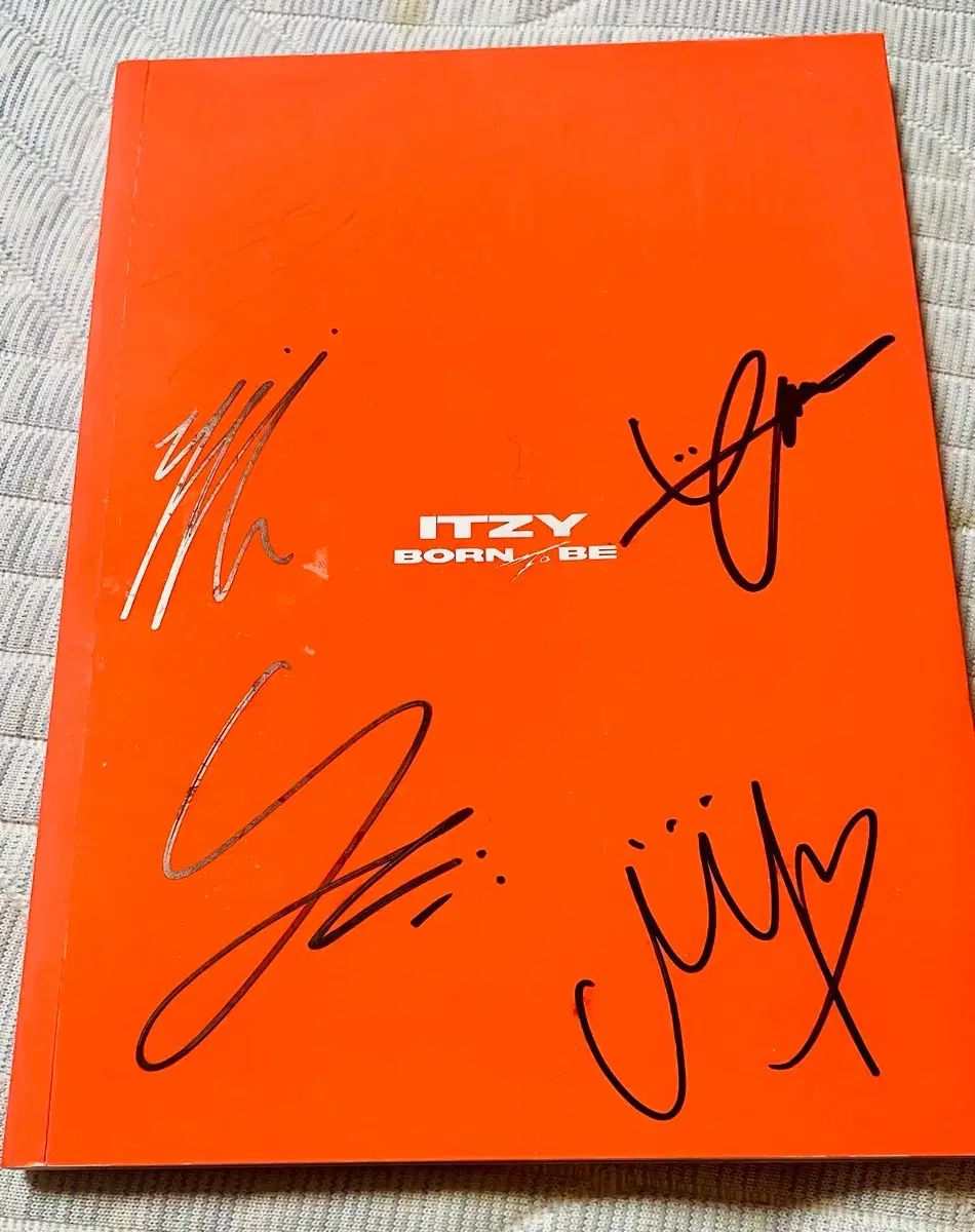 ITZY（イッチ）サイン入りアルバム 非売品