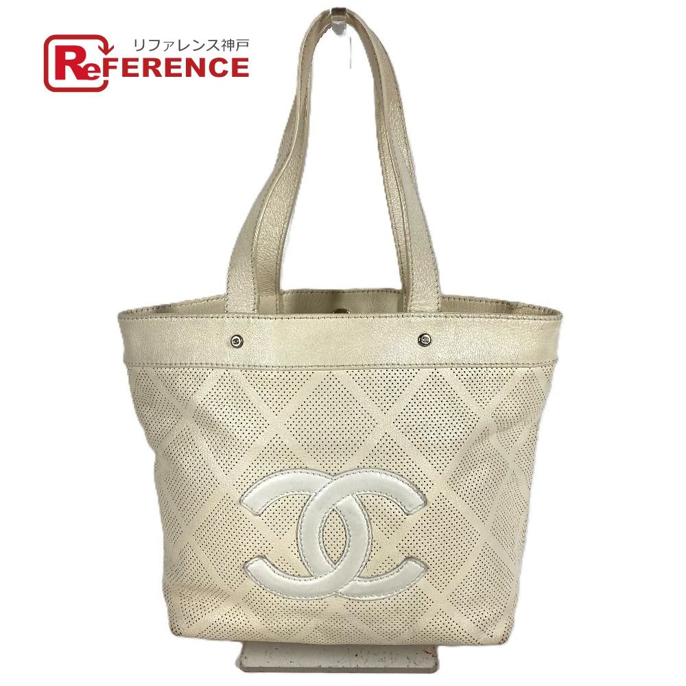 CHANEL シャネル トートバッグ ロゴ CC ココマーク マトラッセ キルティング レザー アイボリー系