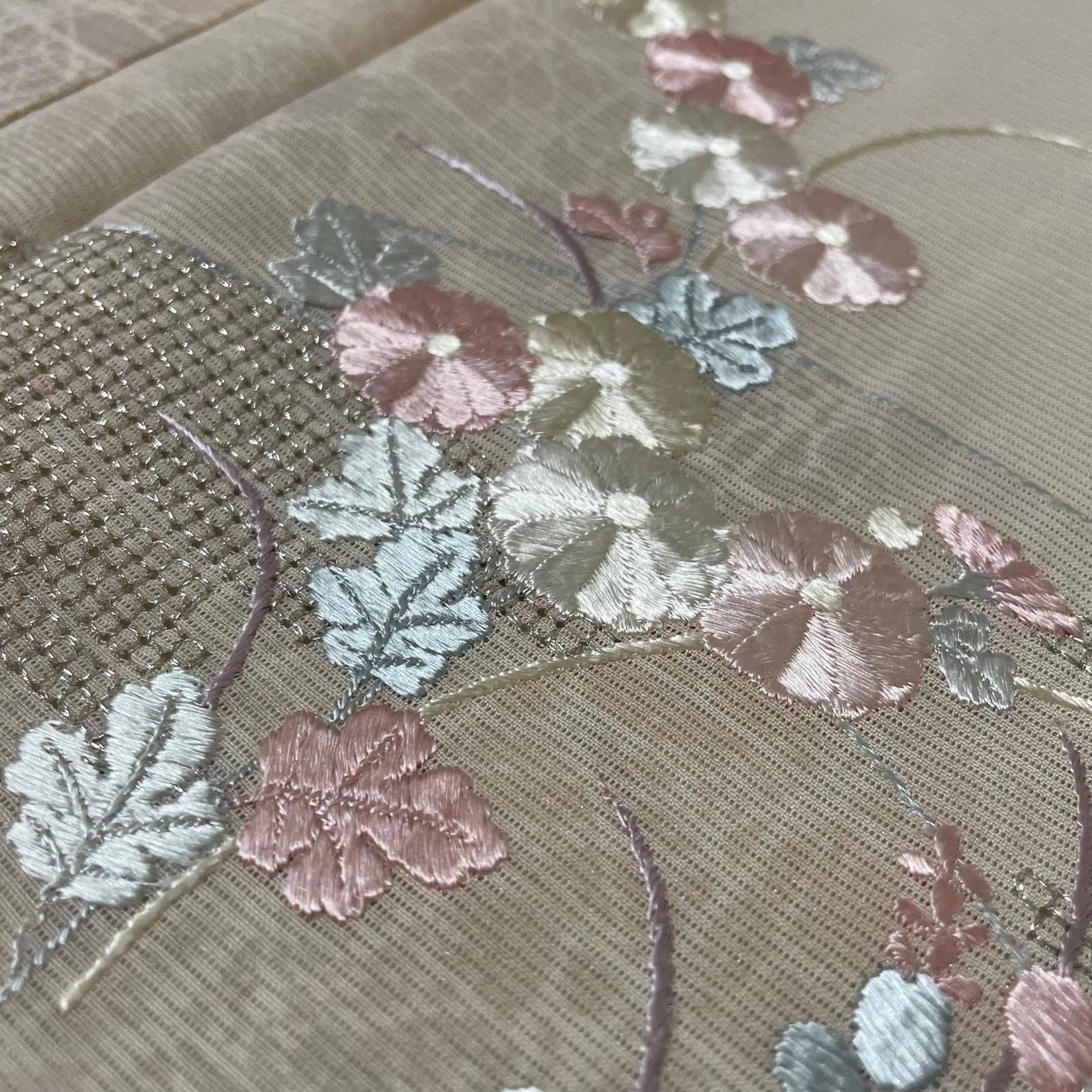 夏着物 絽織 付下げ 刺繍の花に額縁模様 着物 正絹 バチ衿 X-3545
