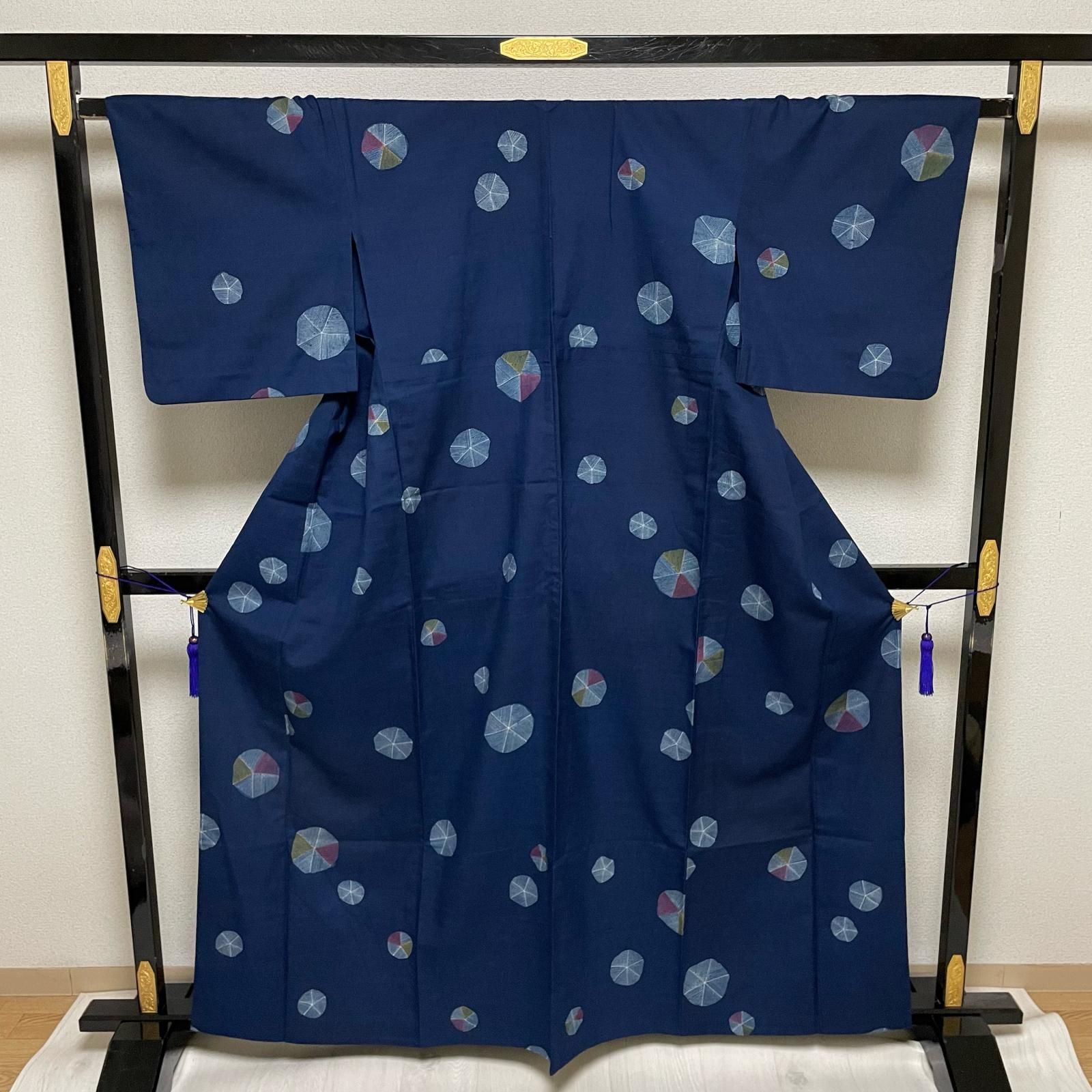 未使用　正絹　紬地　藍染　絞り　単衣 紬 藍染 単衣仕立て 可愛い飛び柄 着物 正絹 X-3575 - メルカリ