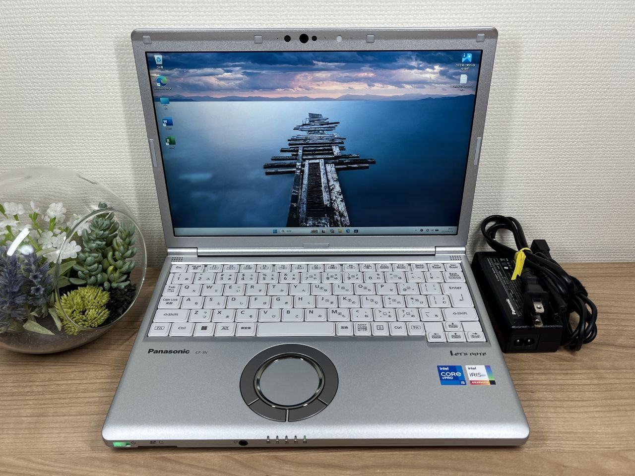 超美品＞04213 軽量 Panasonic レッツノート CF-SV1 NVMe 16GB/256 第11世代　 ノートPC