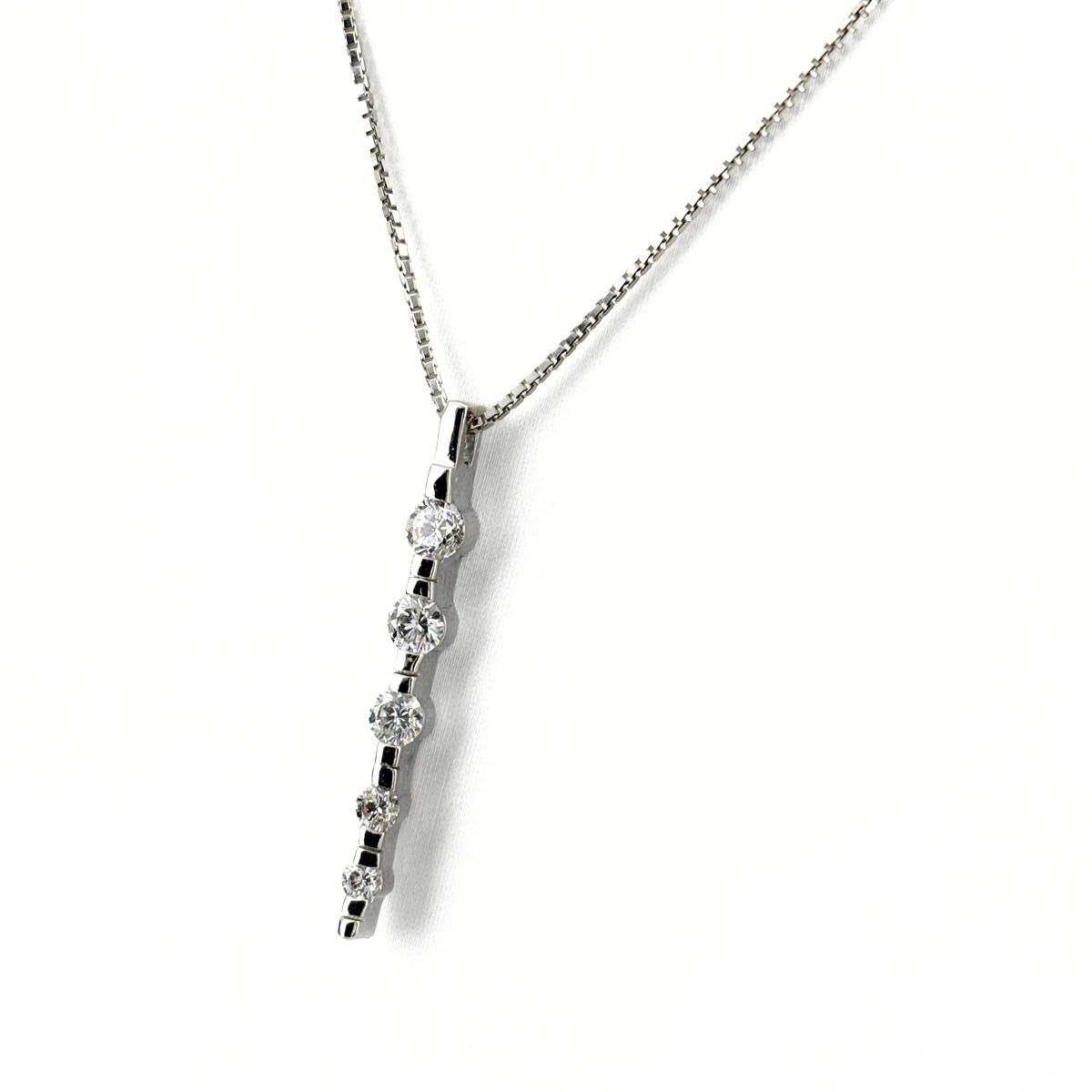 メレダイヤ デザインネックレス プラチナ ペンダント ネックレス Pt900 Pt850 ダイヤモンド レディース 【中古】