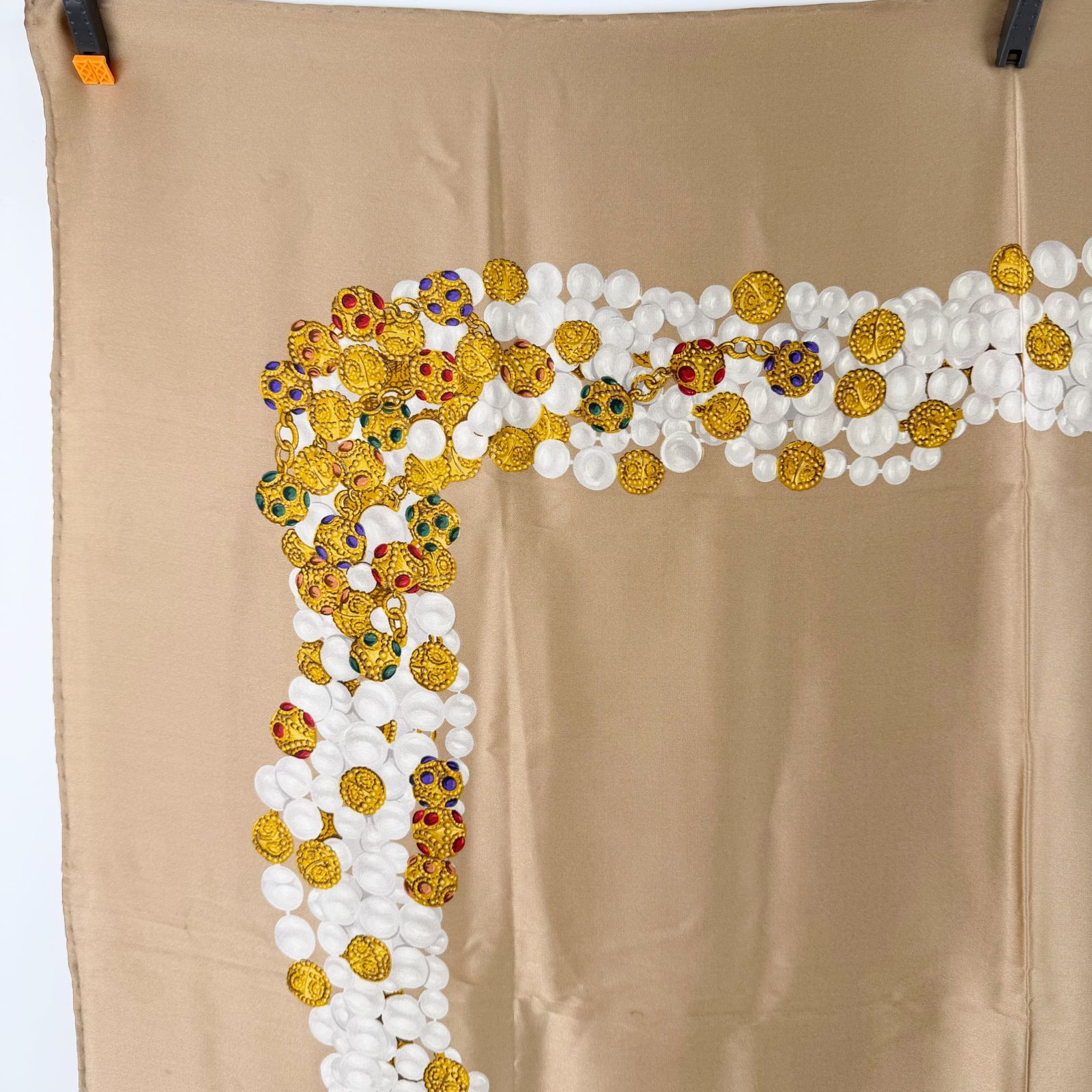 中古】CHANEL シャネル パール ジュエリー柄 スカーフ シルク ベージュ