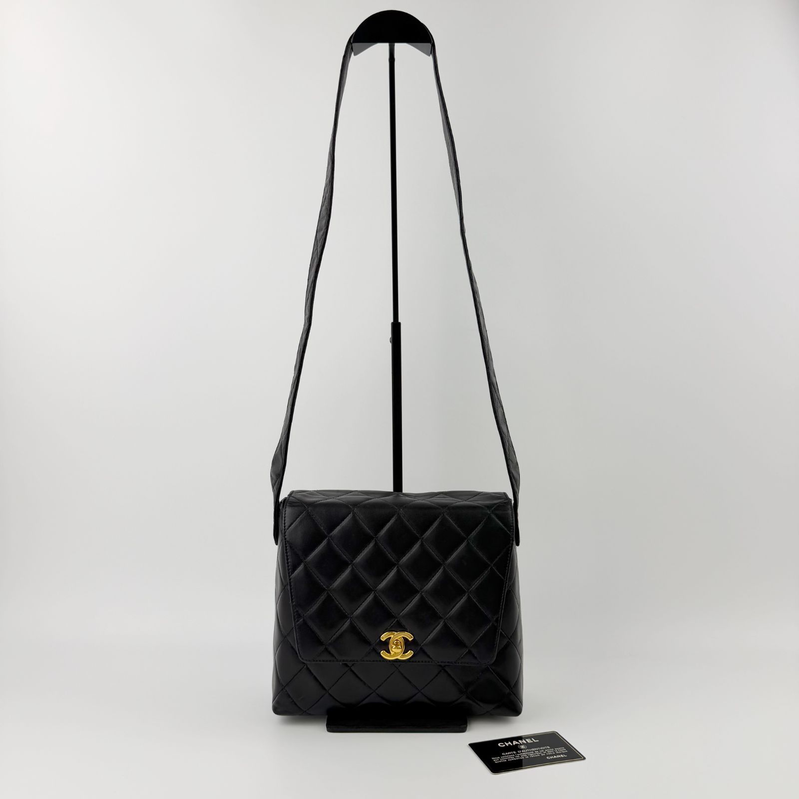 【中古】CHANEL シャネル マトラッセ ココマーク ターンロック 斜め掛け ショルダーバッグ レザー ブラック 金具ゴールド シール4番台 ヴィンテージ レディース HIBUOCHI VINTAGE hboc260608a01