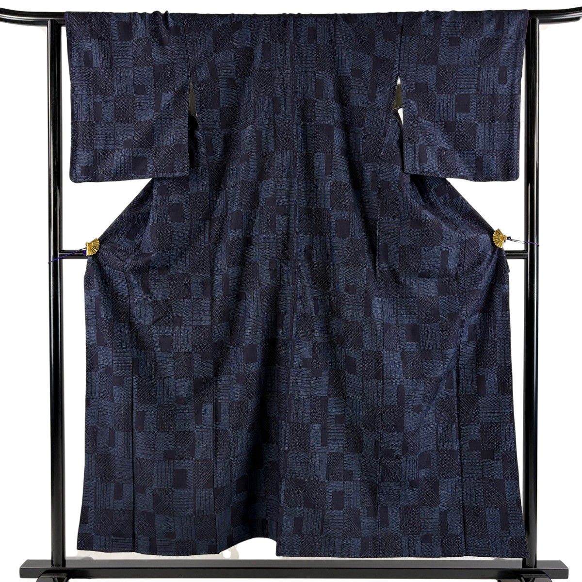 【美品】 結城紬 身丈155cm 裄丈65cm M 袷 はたおり娘 奥順 証紙 亀甲絣 絣柄 紺色 正絹 逸品 【中古】